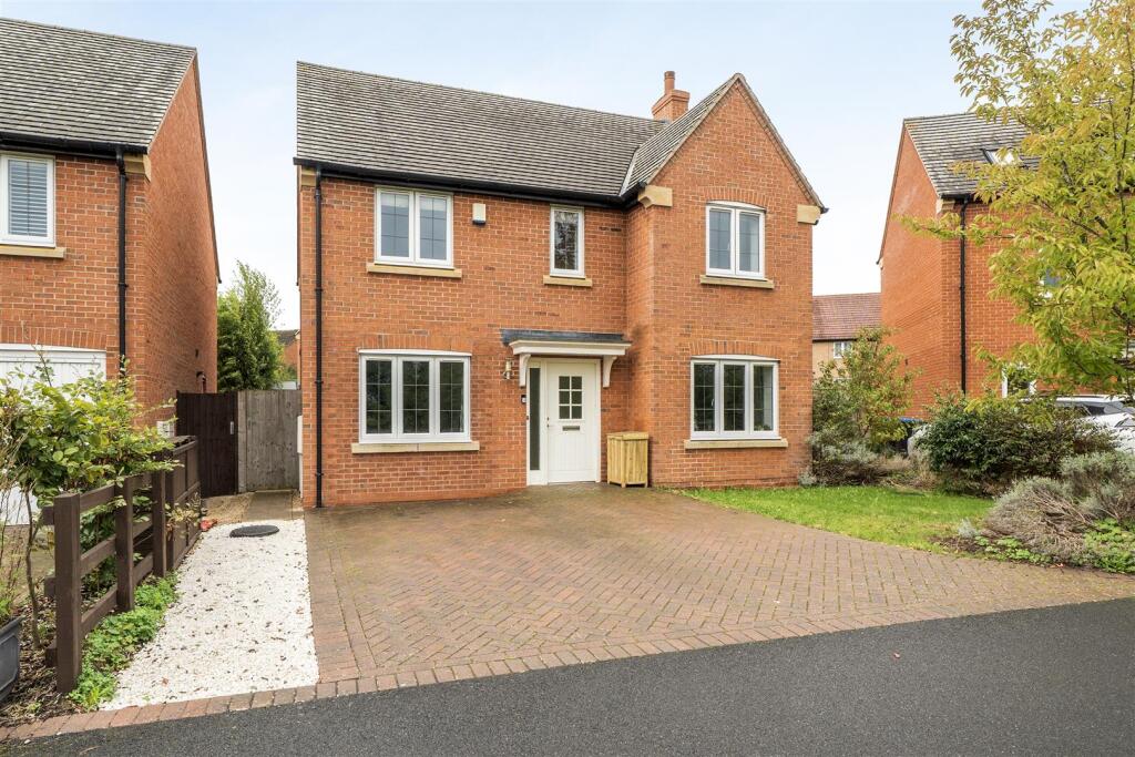 4-bed detached on Hambledon Close, Cawston, Rugby, CV22, £450,000