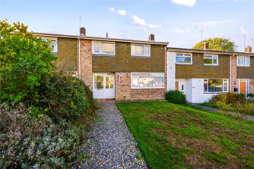 Main image of property: Robins Grove Crescent, Yateley, Hampshire, GU46