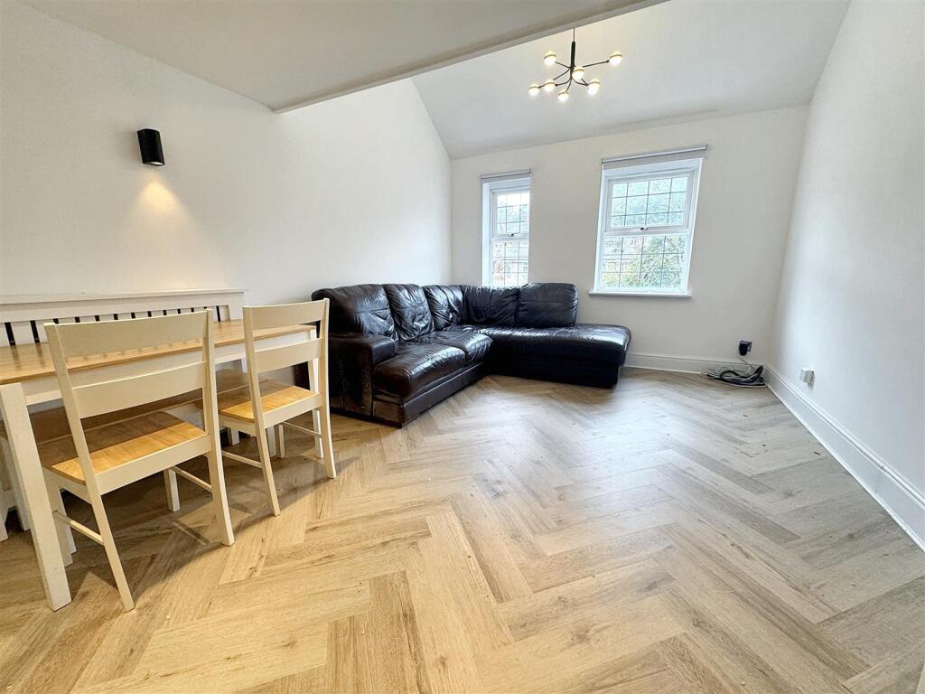 House in London, Mill Meads, West Ham - View 3