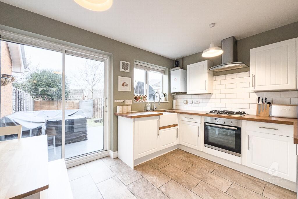 Dunford Place, Binfield, Berkshire, RG42 photo 2