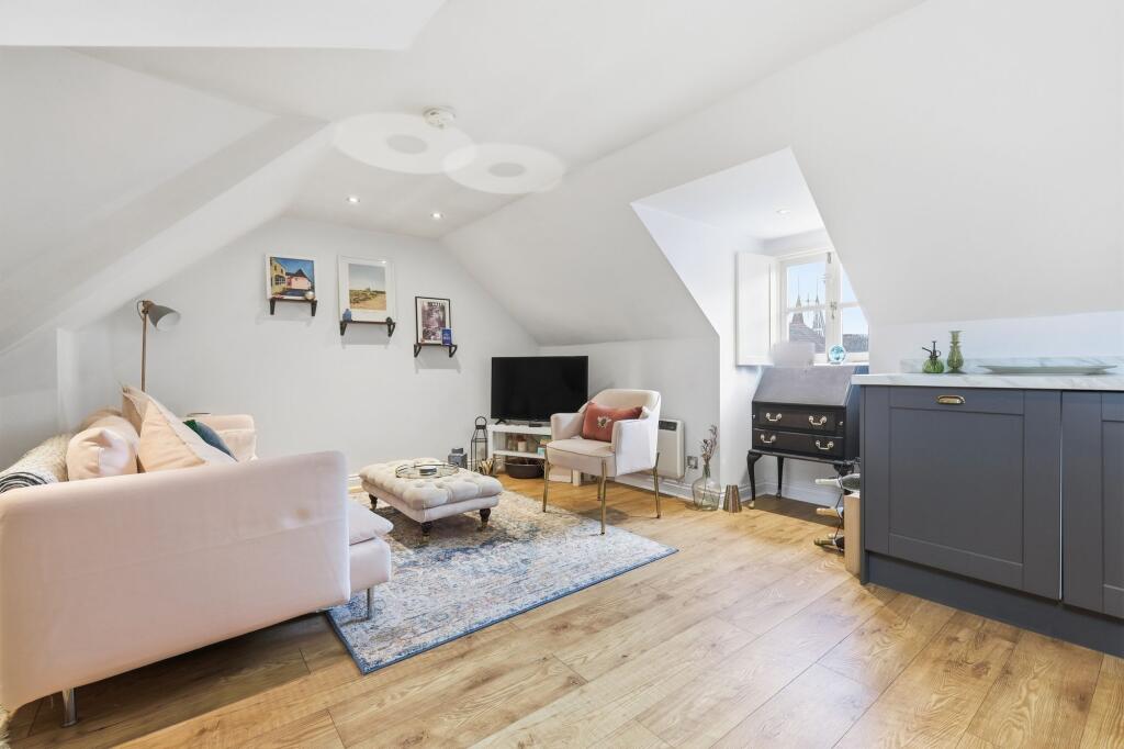 Main image of property: Moulsham Street, Chelmsford, CM2