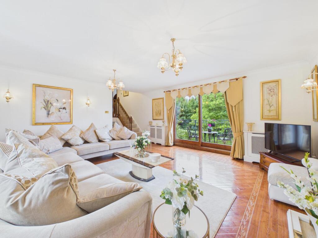 House in Sheffield, South Yorkshire - View 4