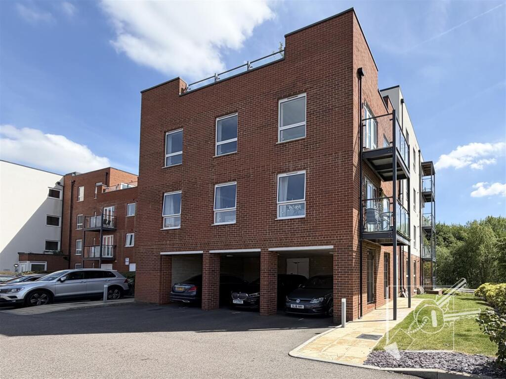 Main image of property: Lett Lane, Swanscombe