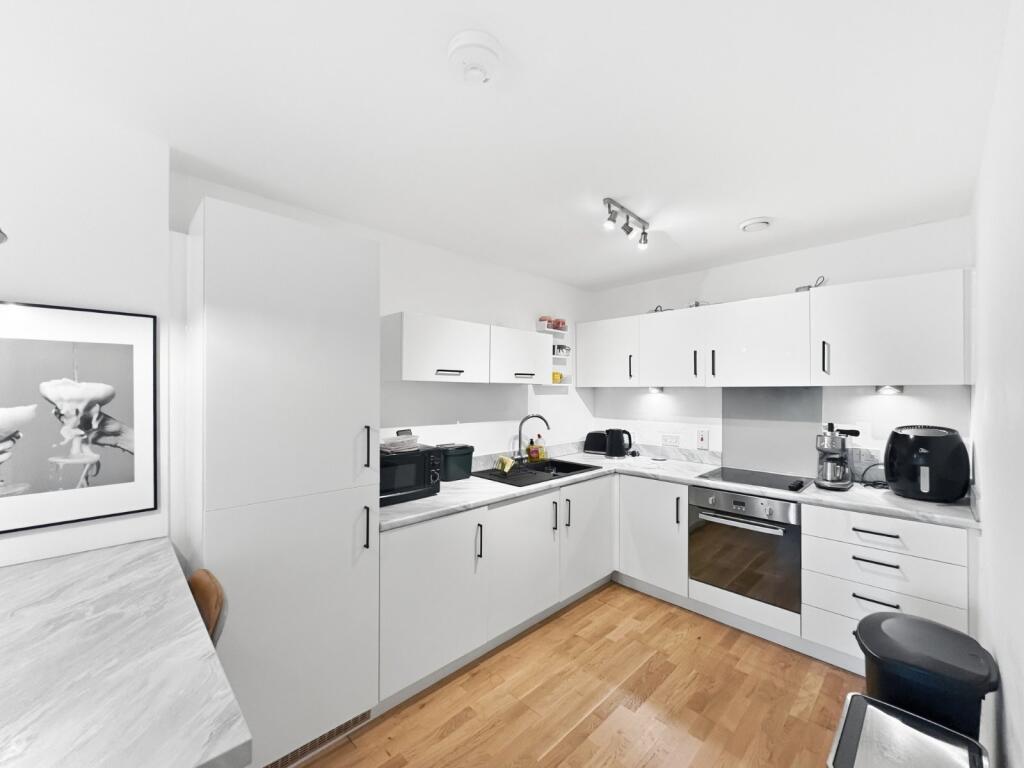 Apartment in Edinburgh - More