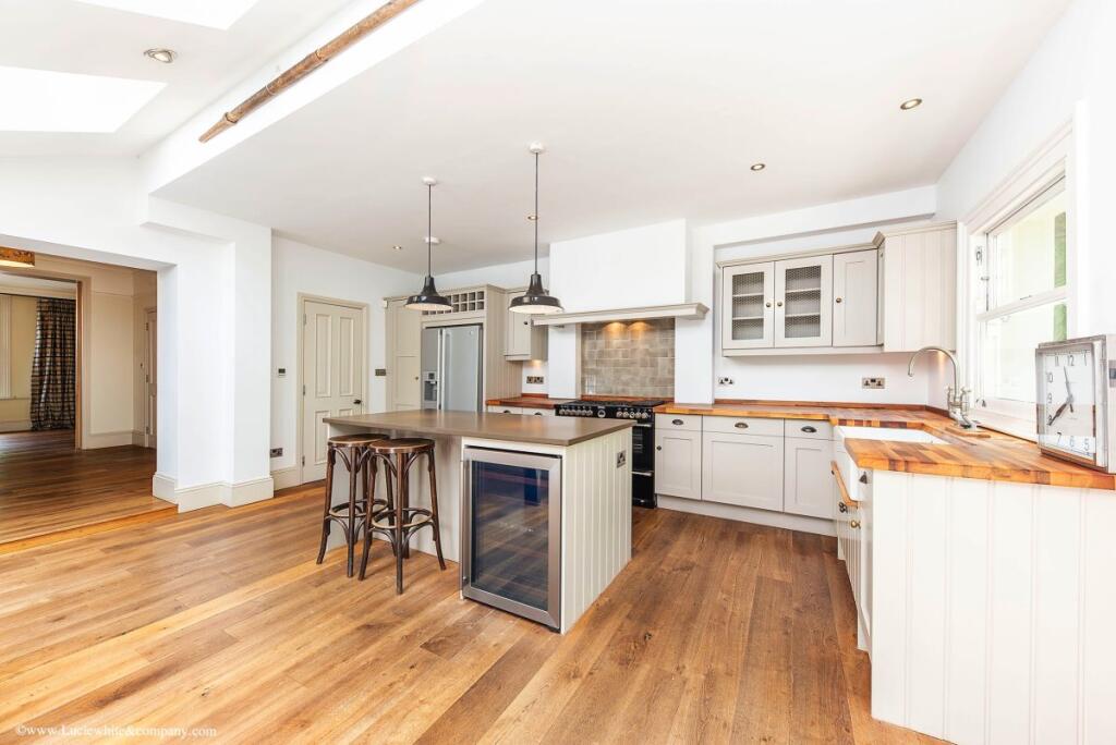 House in London - View 5