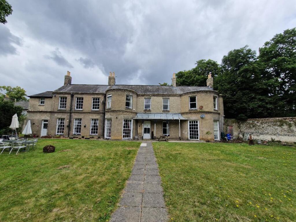 Main image of property: Flat 4 St Mary's Hse,Old Bury Road,Thetford,IP24