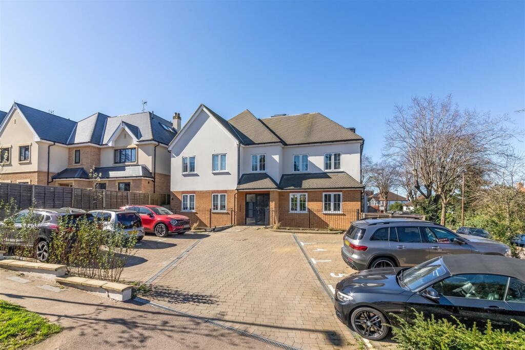 Main image of property: 55 Selcroft Road, Purley