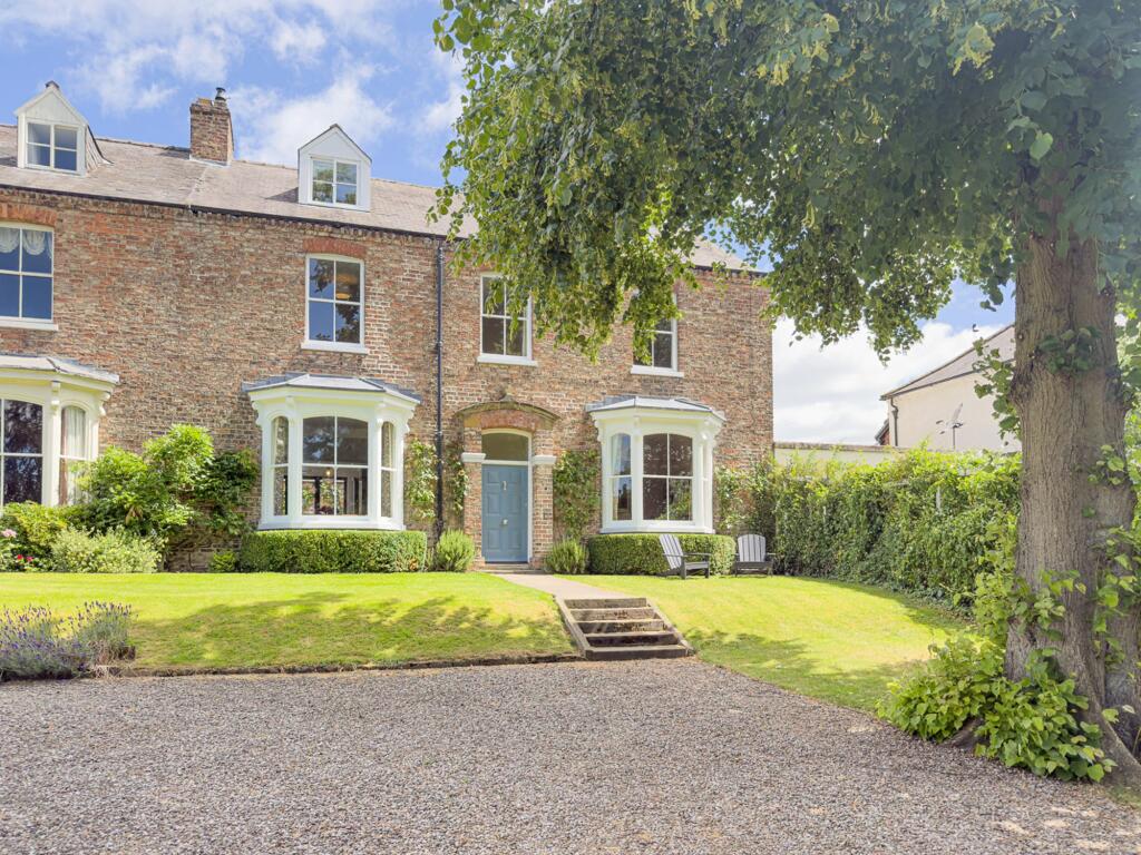 Main image of property: The Crescent, Thirsk, YO7