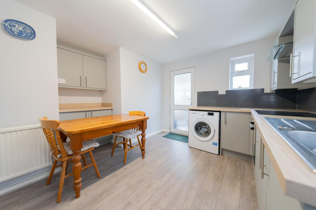 House in Newbold Verdon - More