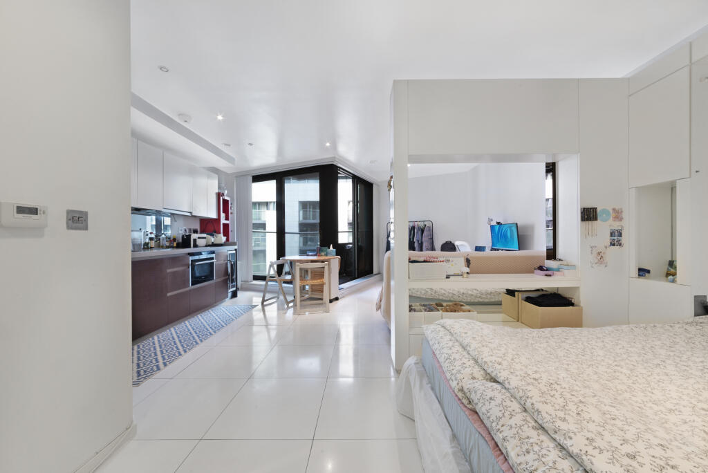 Main image of property: Baltimore Wharf, Canary Wharf, E14