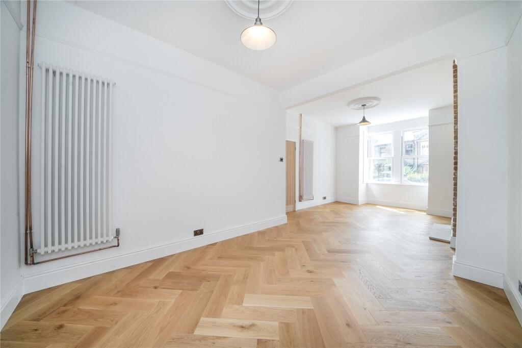 Grove Road, London, E17 – další