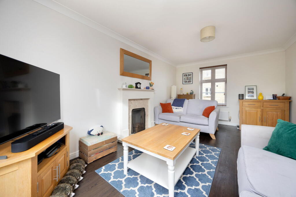 Willow Crescent, Corsham, SN13 photo 4