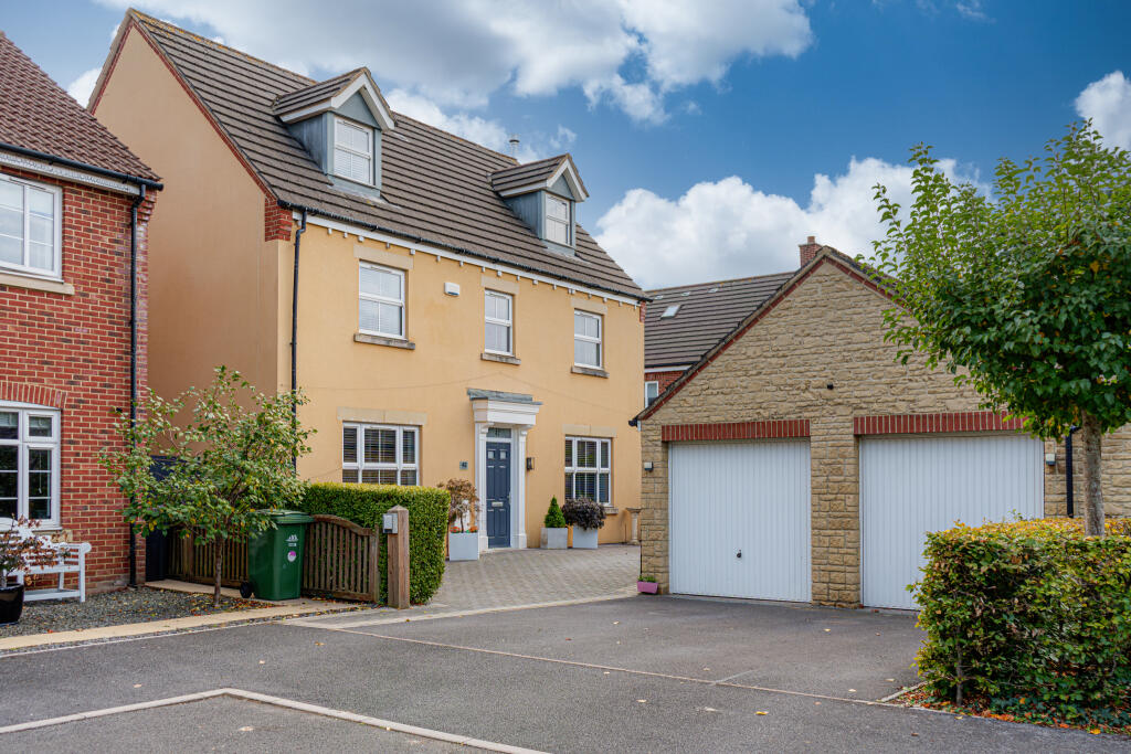 5-bed detached on Hulbert Close, Hilperton, Wiltshire, £495,000