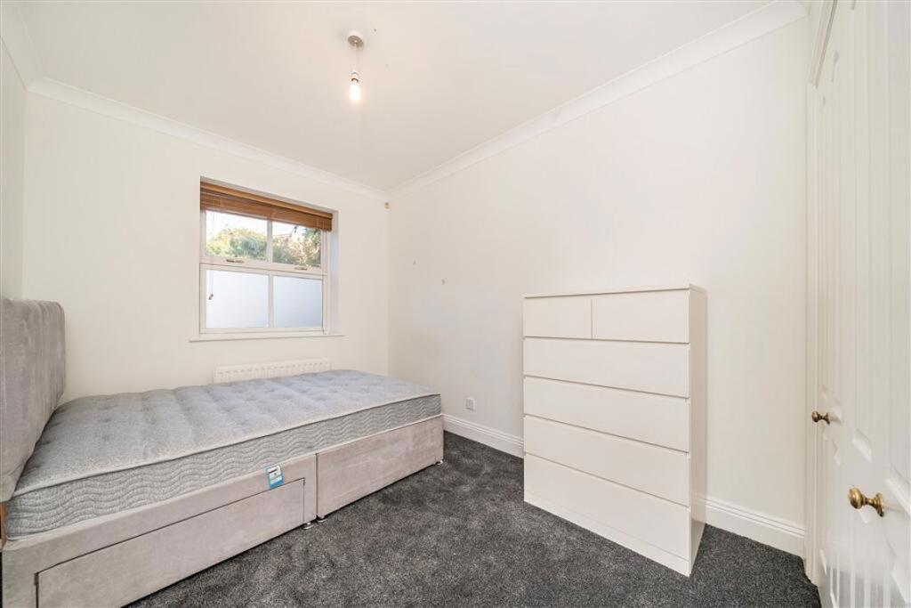 Apartment in London - View 5