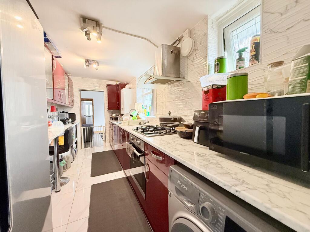 House in Luton, Biscot - More