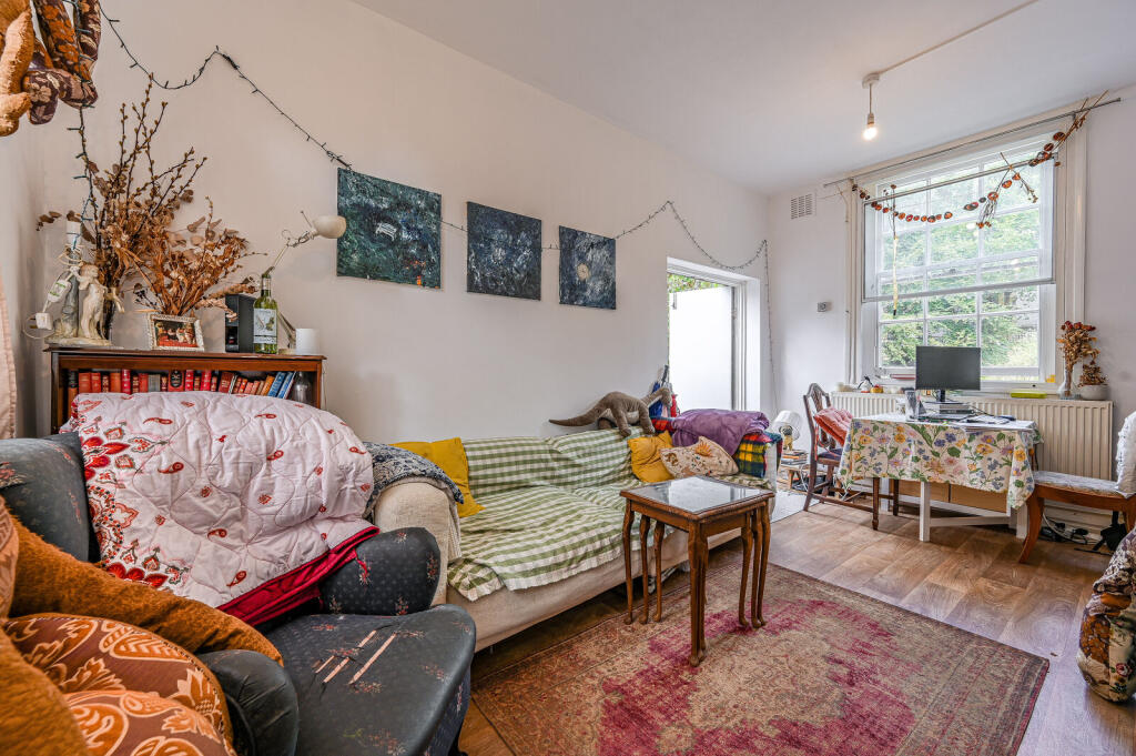 Apartment in London, Pepys Estate, New Cross - View 3