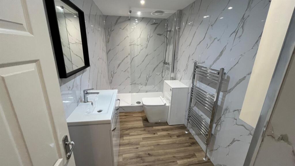 Apartment in Leeds - View 3