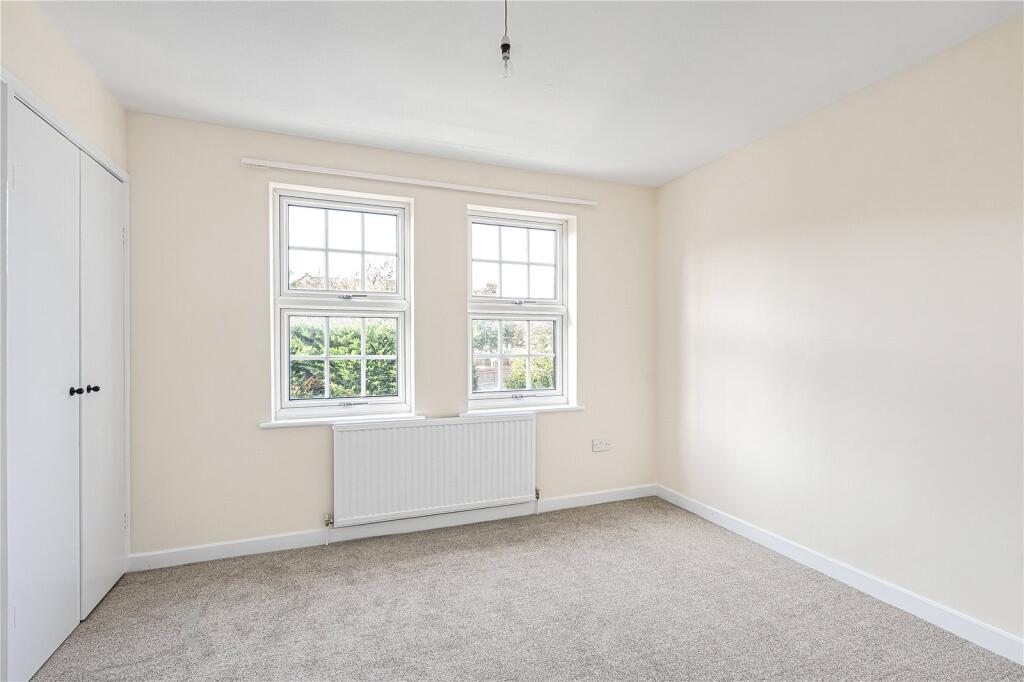 House in London, Whitton - View 4