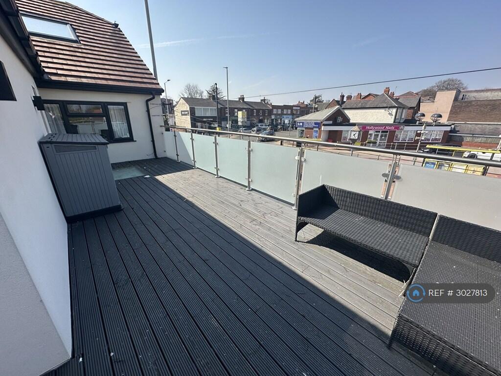 Apartment in Chester - View 3