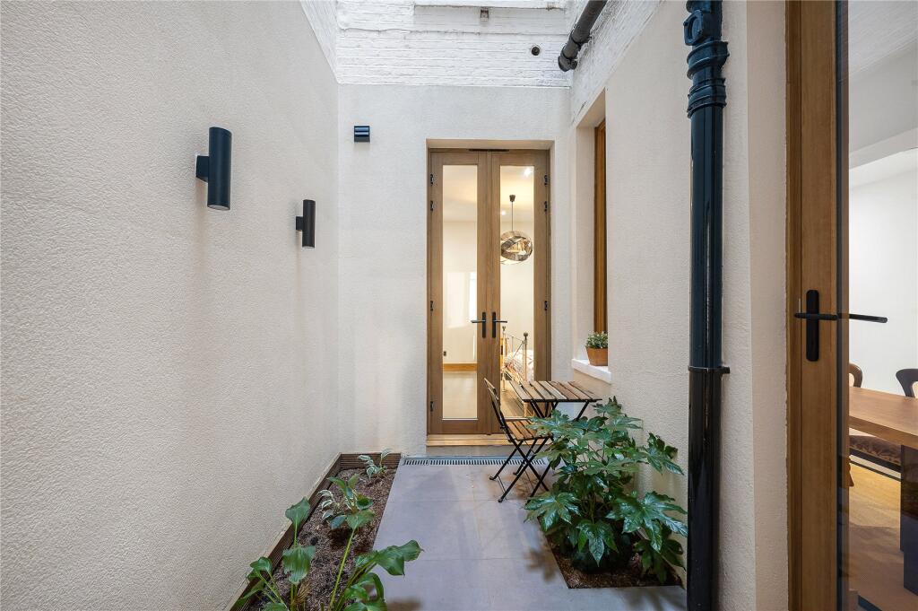 Apartment in London, Lot's Village, Earl's Court - More