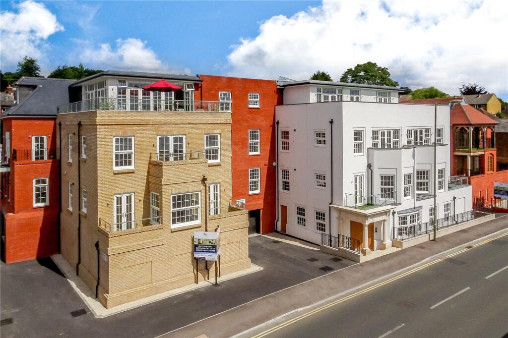 Main image of property: Lionsgate, 74 East Street, Farnham, Surrey, GU9