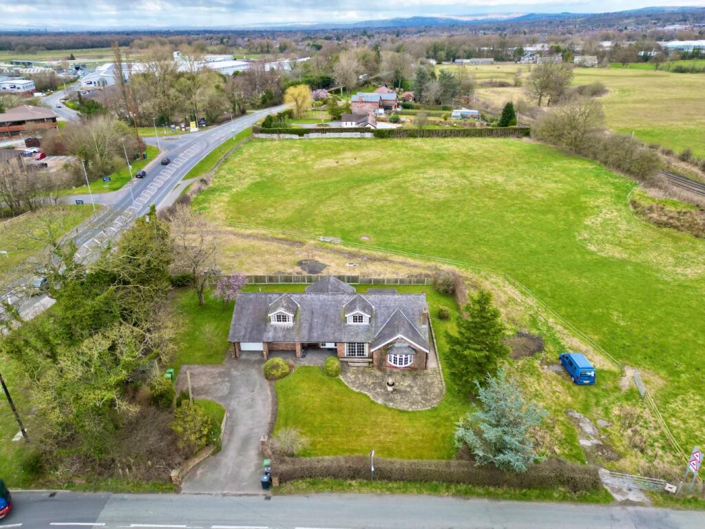 House in Poynton, Skellorn Green, Adlington - View 2