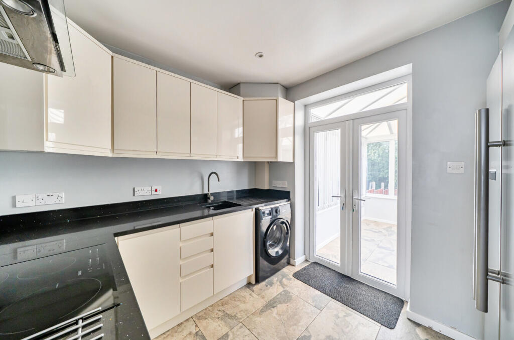 House in Southampton - View 4