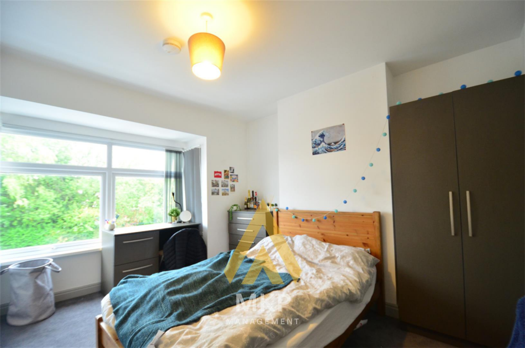 5 bedroom terraced house for rent