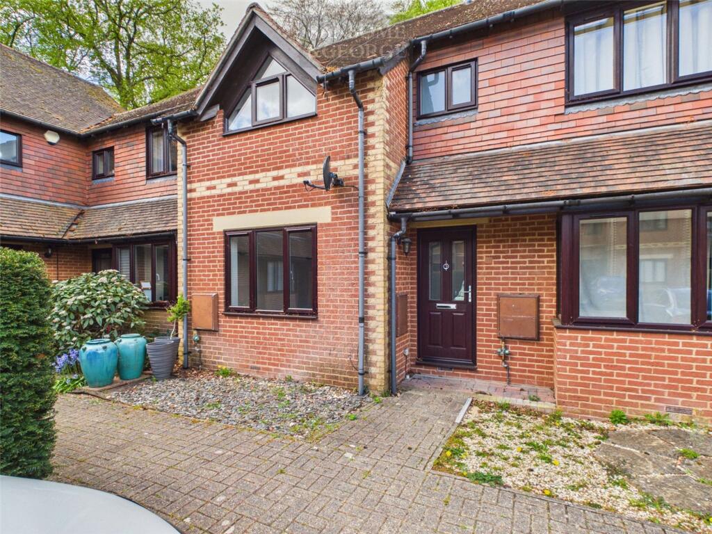 Main image of property: Laneswood, Mortimer, RG7