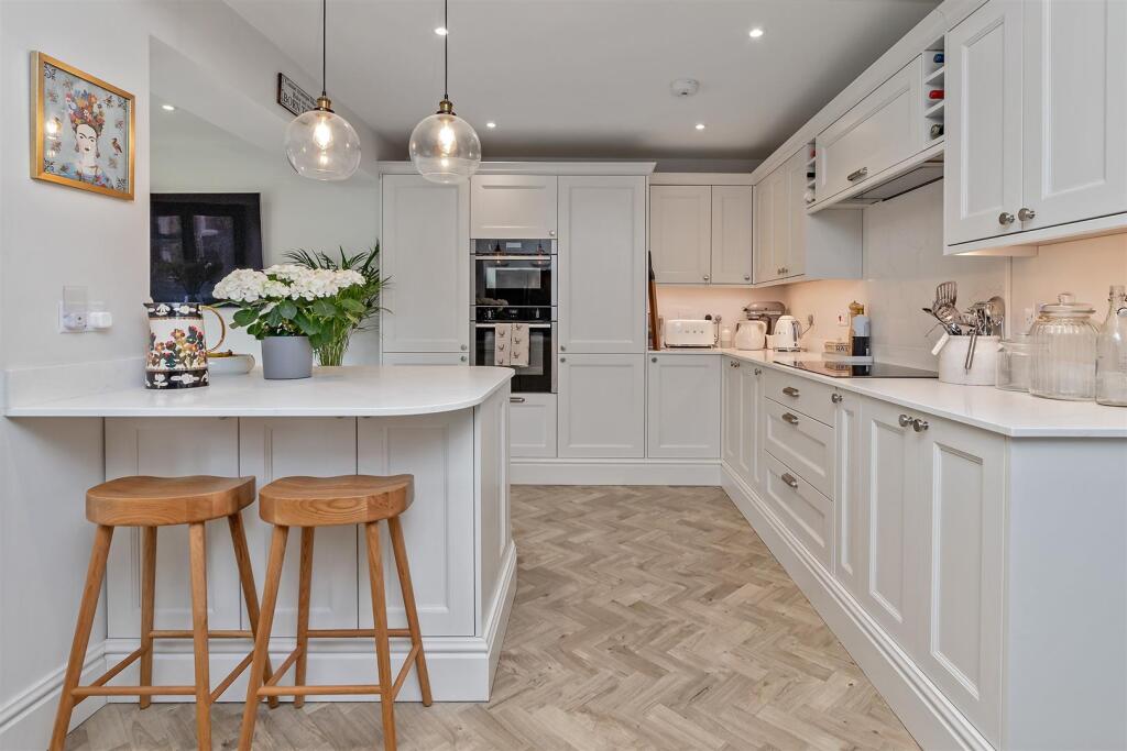 Additional image 5 of Penn Road, Park Street, St. Albans