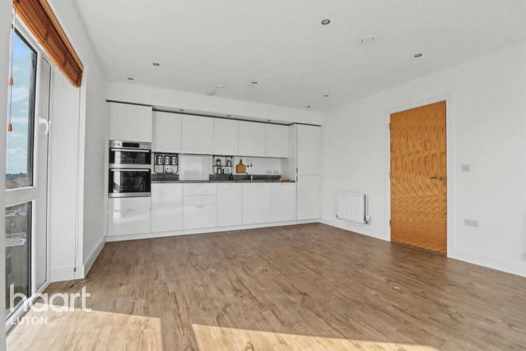 Apartment in Luton - View 5