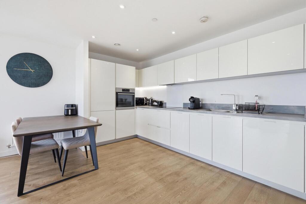 Apartment in London - View 5