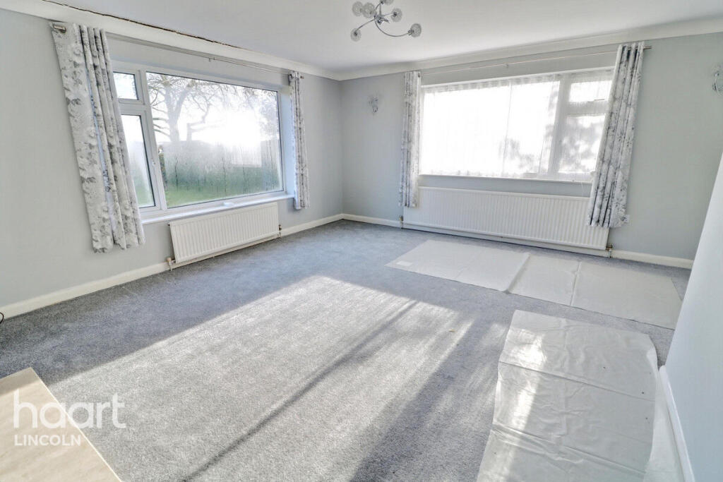 Saxilby Road, Sturton by Stow photo 2