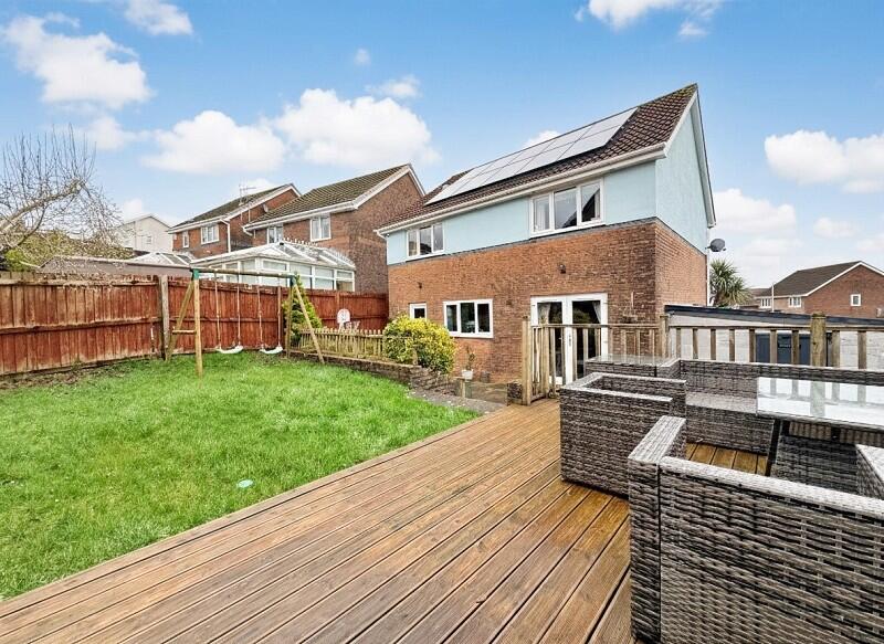 House in Rhondda Cynon Taff. CF38 1UH, Llantwit Fardre - View 2