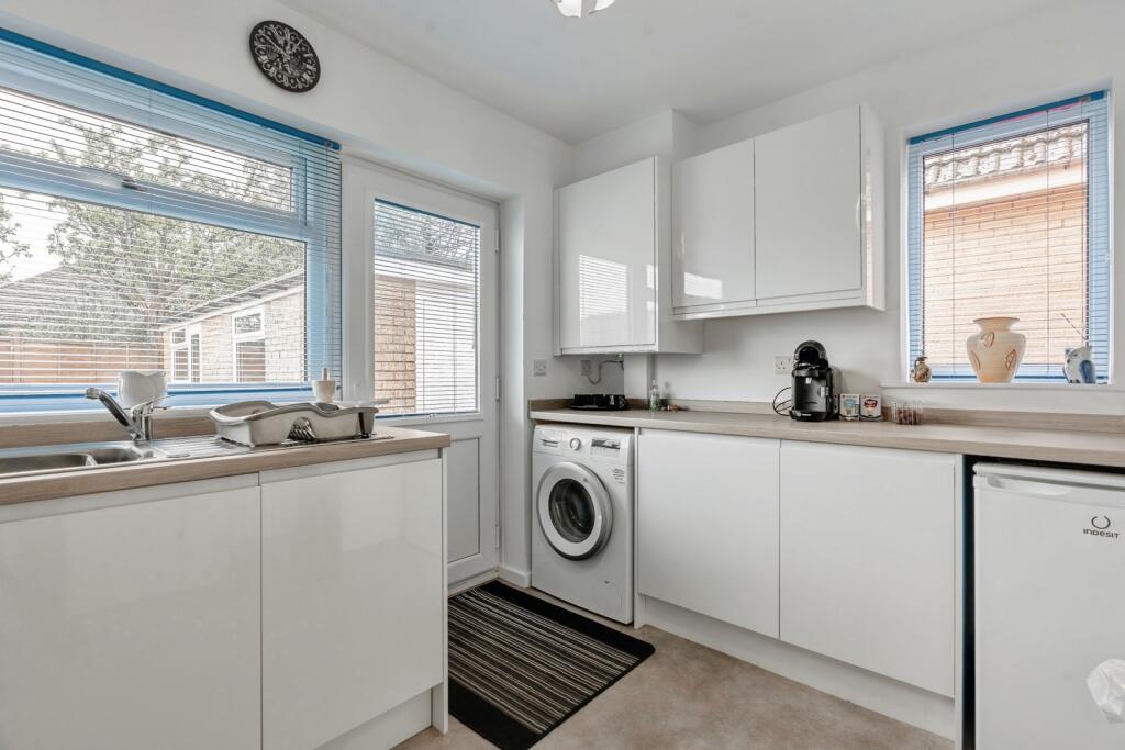 House in Burnley, Cliviger - More