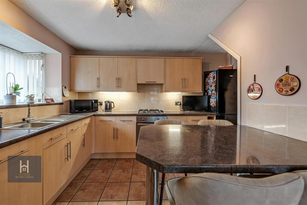 Longs Drive, Yate photo 3