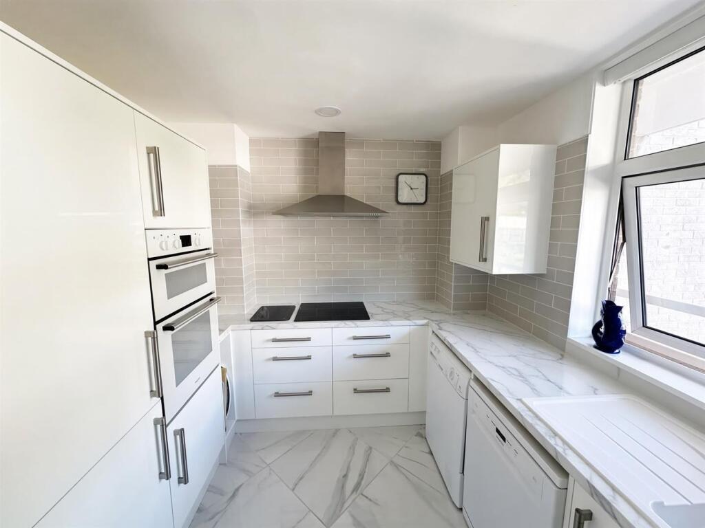 Apartment in Torquay - View 5