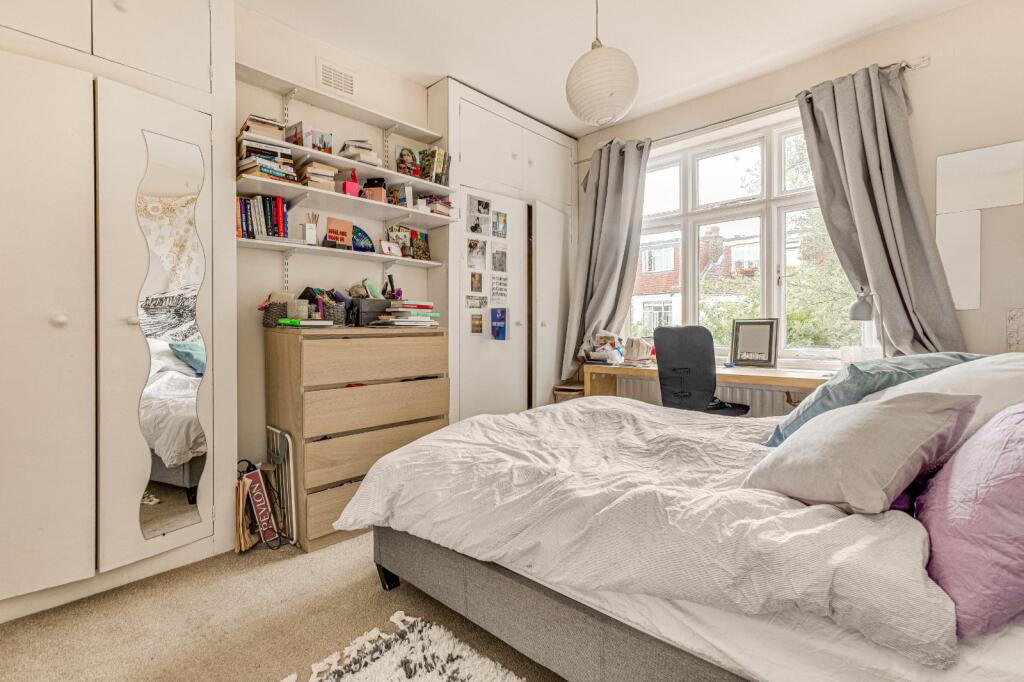 House in London - View 5