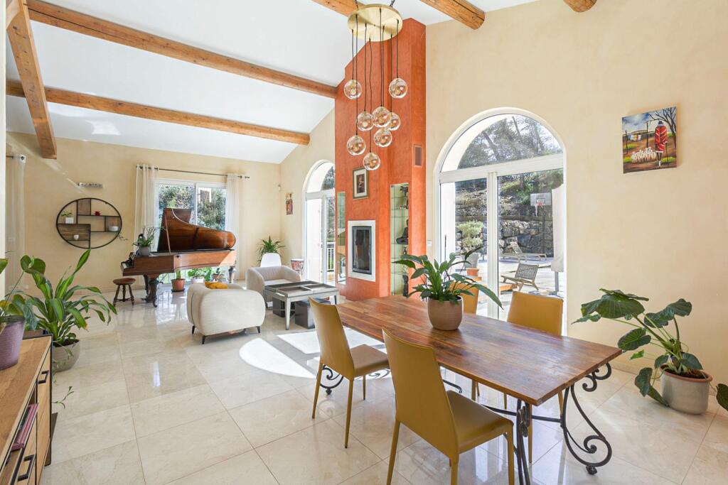 Main image of property: Provence-Alps-Cote d`Azur, Bouches-du-Rhône, St-Marc-Jaumegarde