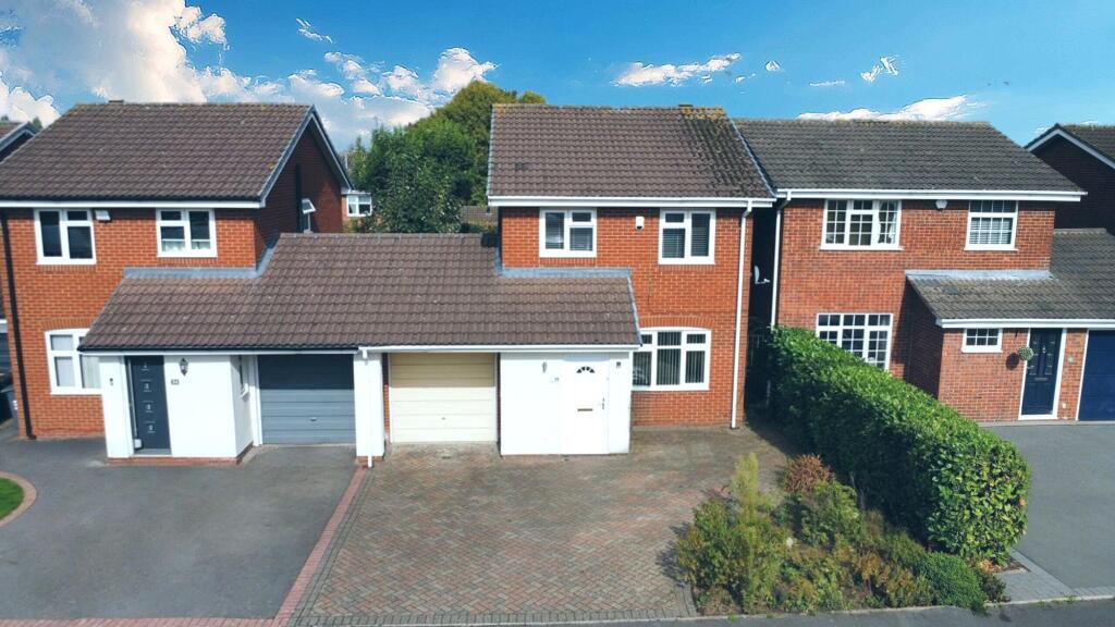 Main image of property: Chatsworth Drive, Nuneaton, CV11