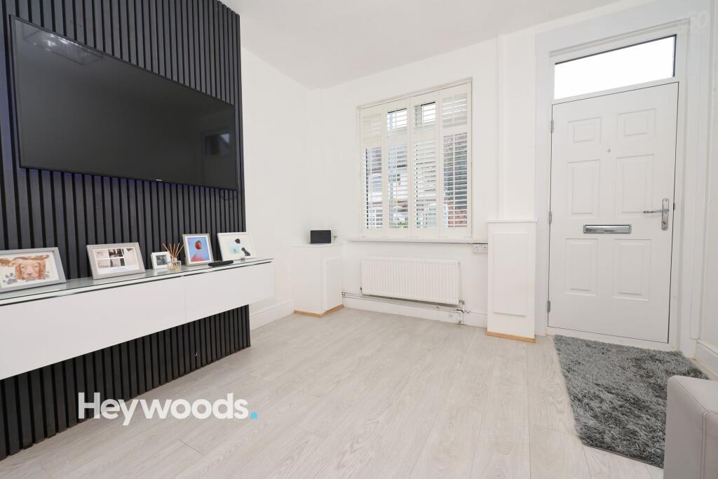 House in Stoke-on-Trent - More