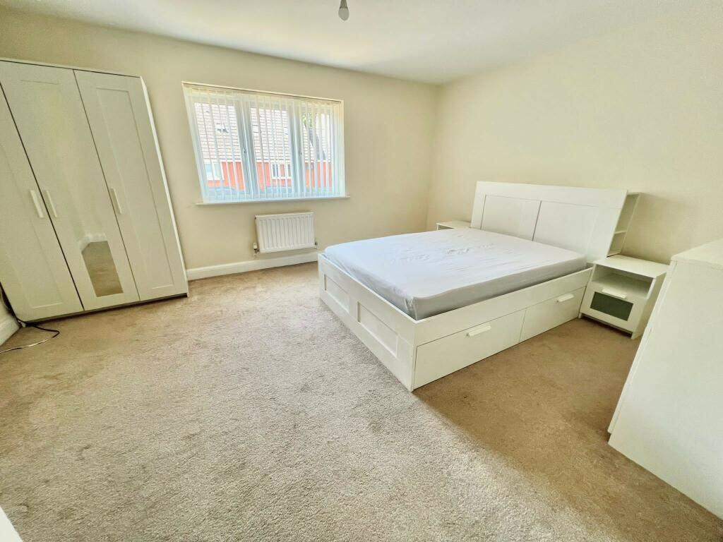 4 bedroom town house for rent