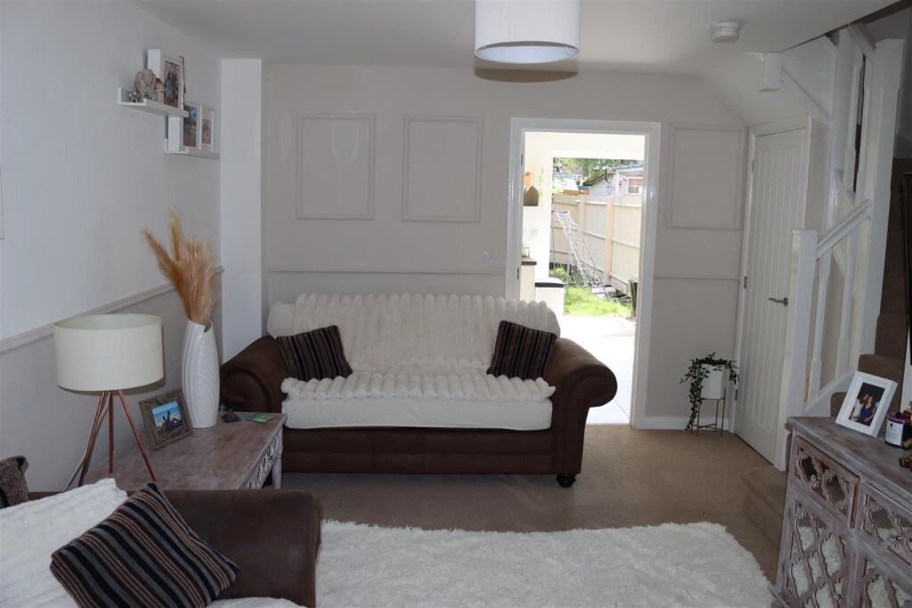 Rosedene Close, Rushall photo 4