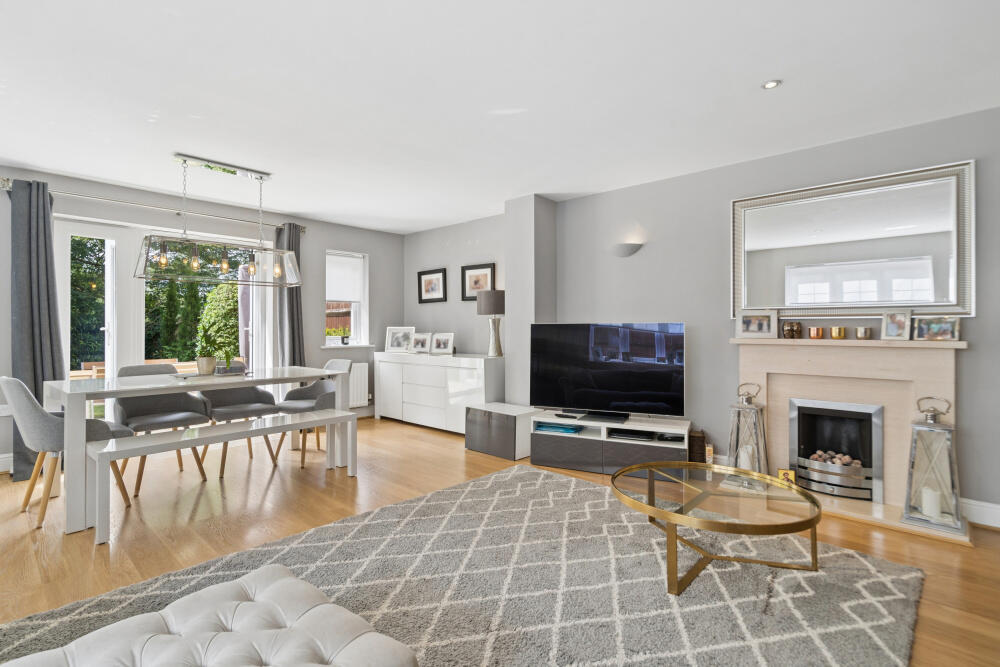 House in Slough - View 2