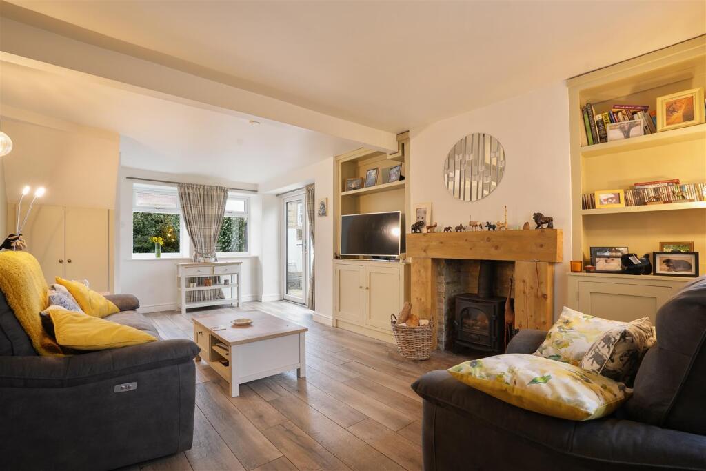 Main image of property: Lydgate Lane, Crosspool