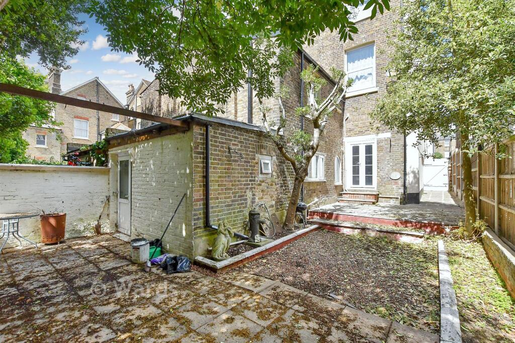 House in Thanet, St. Lawrence, Ramsgate - More