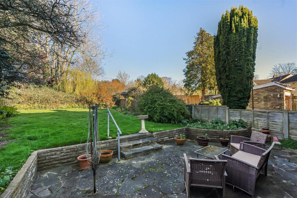 House in Bishop's Stortford, Hockerill - View 4