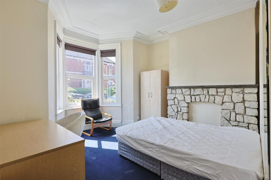 House in Newcastle upon Tyne, Cradlewell, Sandyford - More