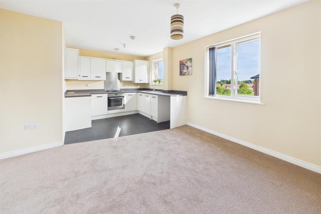 Apartment in Coventry, Stoke Aldermoor - View 2