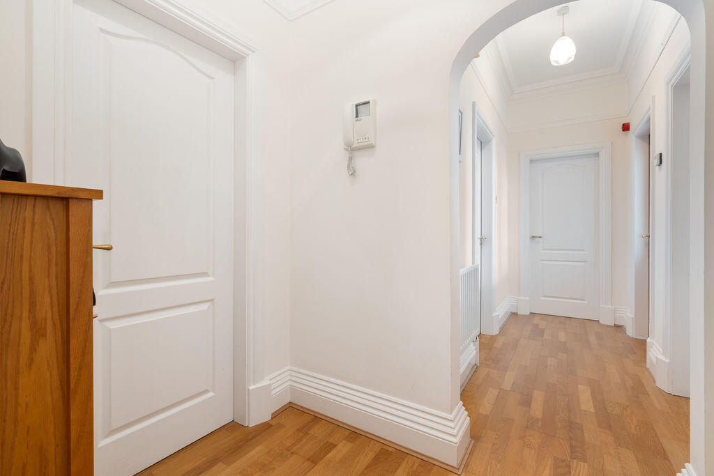 Apartment in Douglas - View 5